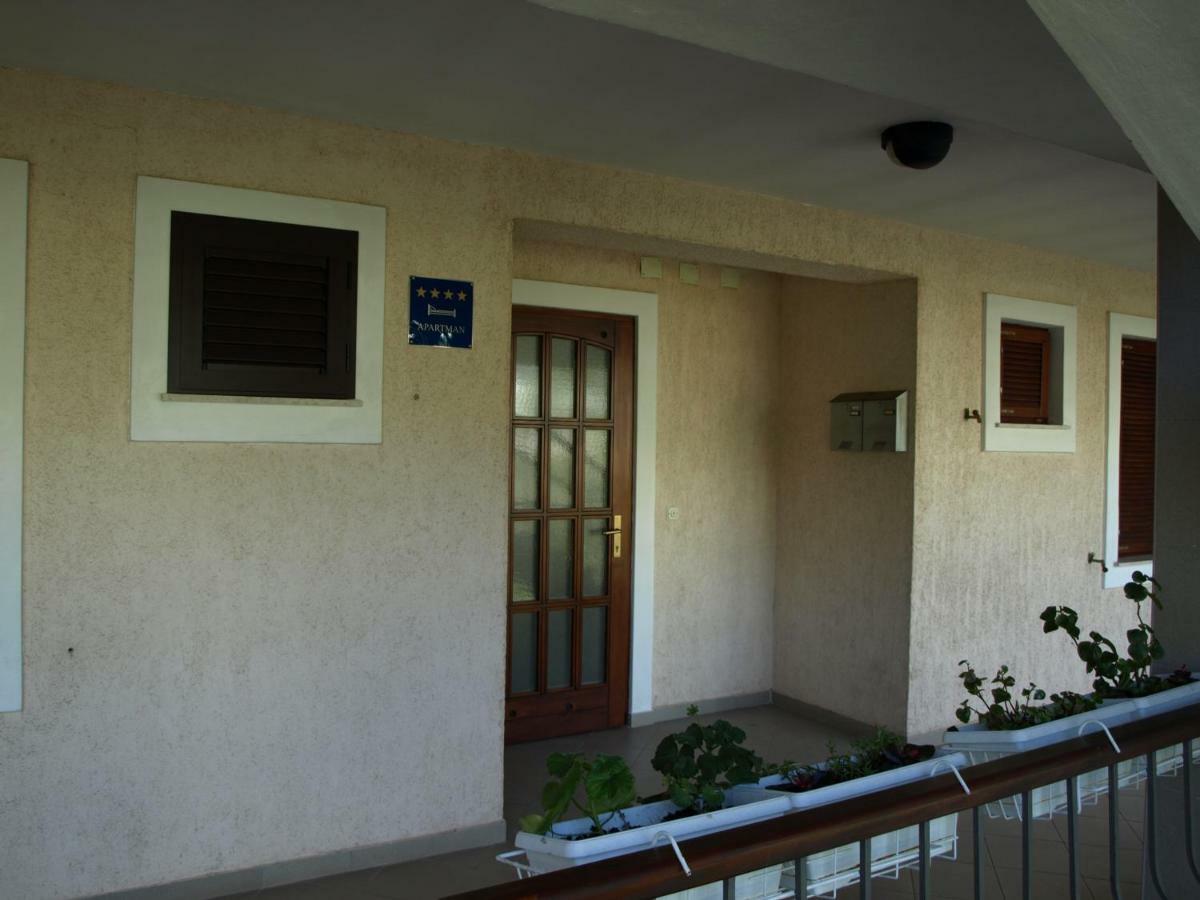 Apartment Branko With Free Parking อิตชิชี ภายนอก รูปภาพ